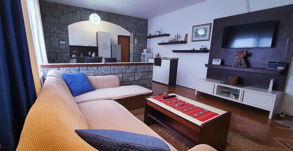 Apartman Ksenija Ðakovo Esterno foto