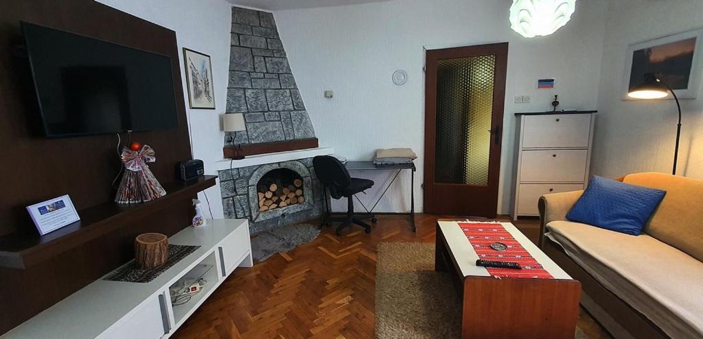 Apartman Ksenija Ðakovo Esterno foto