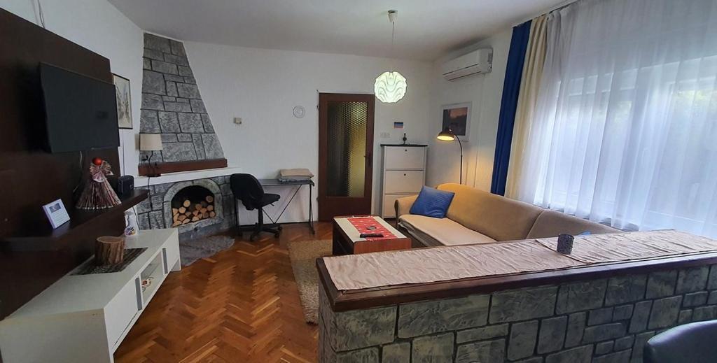 Apartman Ksenija Ðakovo Esterno foto