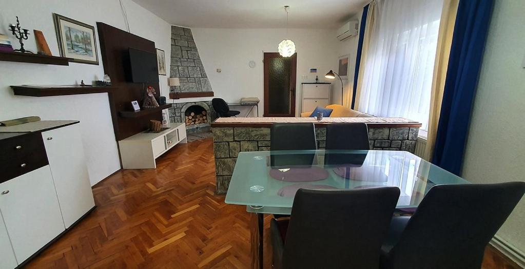 Apartman Ksenija Ðakovo Esterno foto
